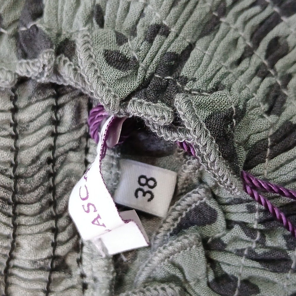 Nwt LASCANA Smocked Blouse Top Green Size Medium - Picture 7 of 8